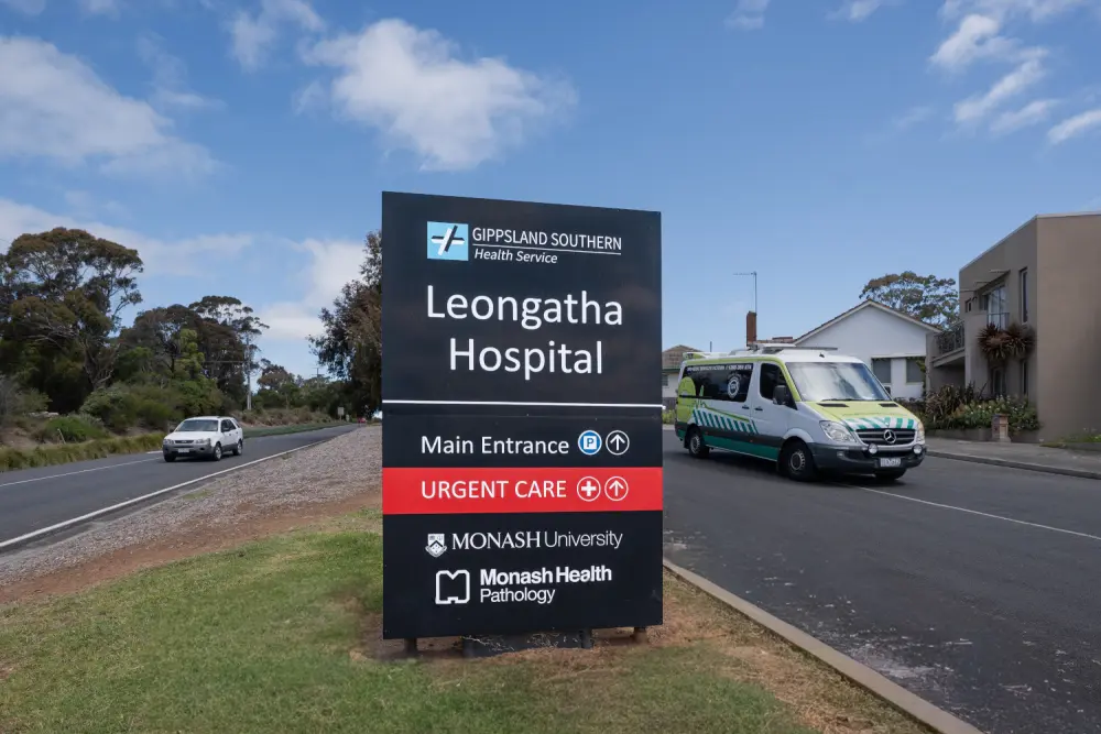 Hospital_sign_-_Leongatha.jpg