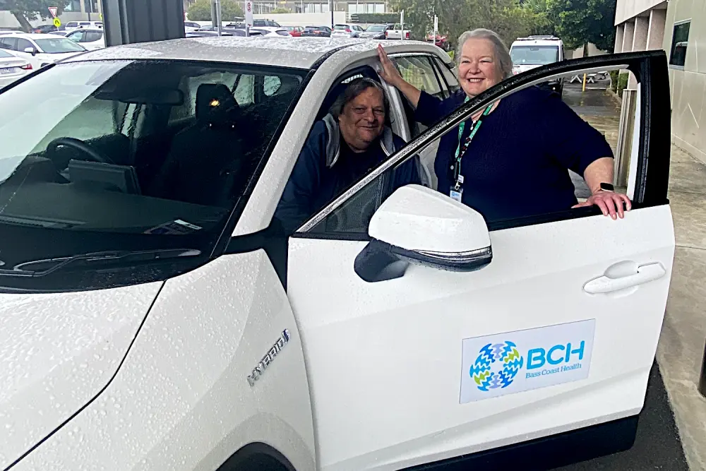 BCH-volunteers-help-patients-1500x.jpg