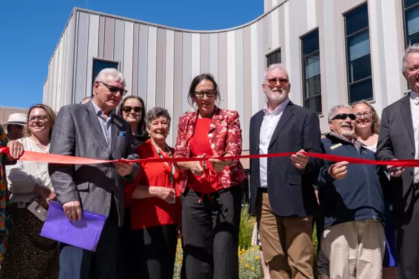 191026_Opening_Event-28_Phillip_Island_Community_Hospital_ribbon_cutting.jpg