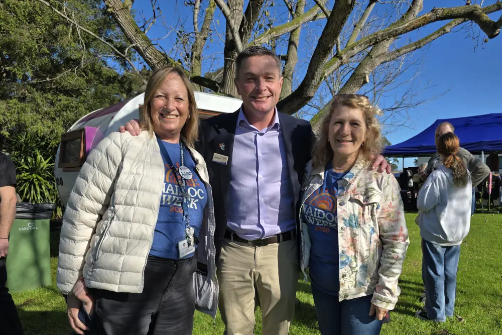 Aileen_Thoms,_Brett_Owen_and_Karen_Herbert.jpg